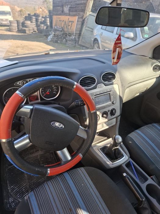 Vand ford ford focus 2 facelift an 2008 motor 1.6 diesel acte la zi