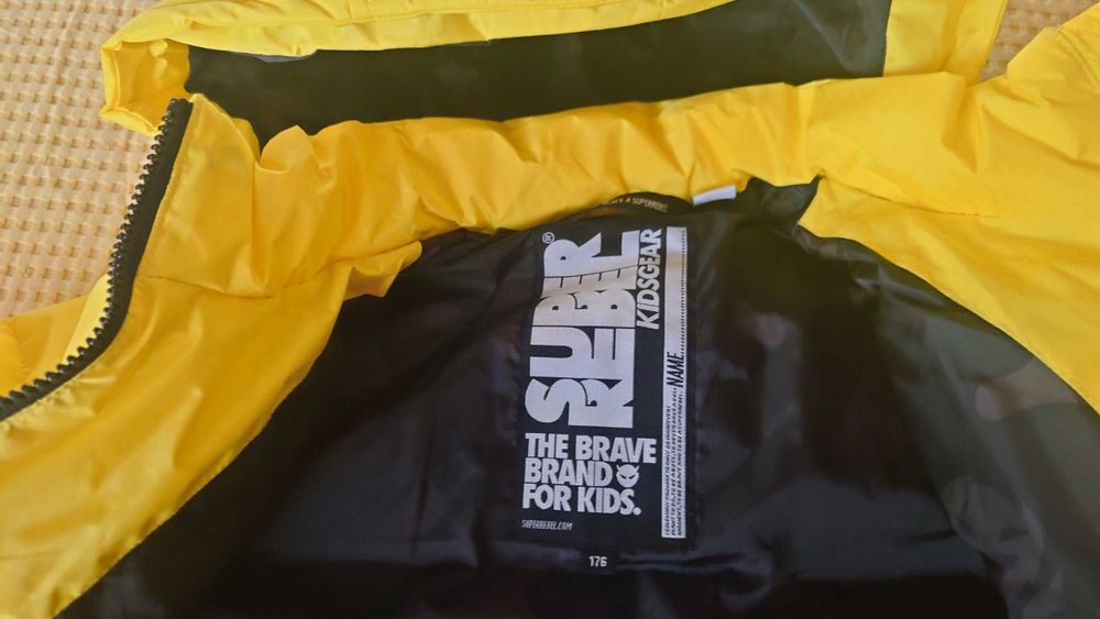 Яке за продажба, подходящо за ски, ново, размер 176