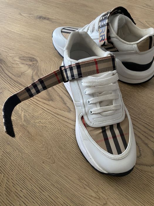 Burberry Vintage Lace Up - *41* ORIGINALI cu cutie originala