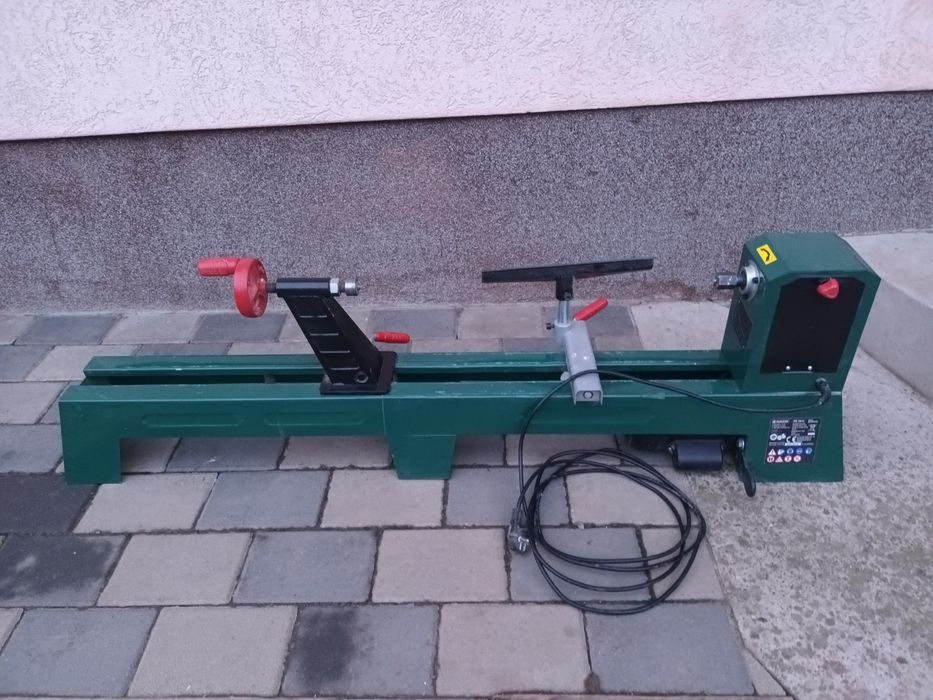 Vând strung pentru lemn, în stare foarte bună!