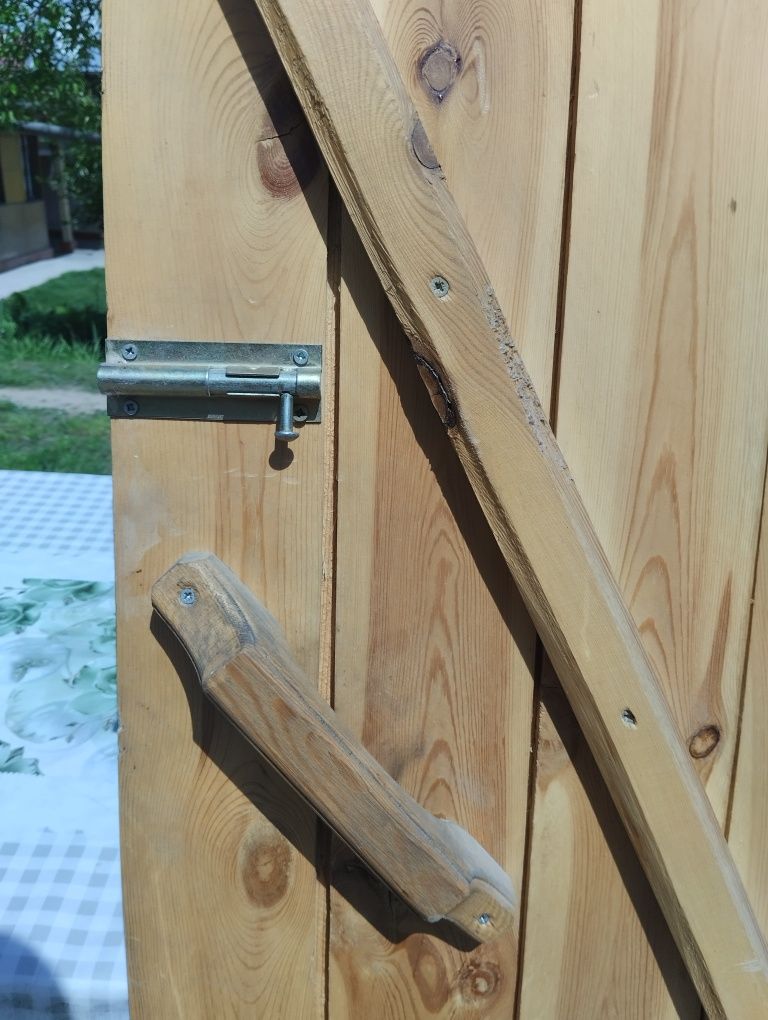 Банная деревянная дверь