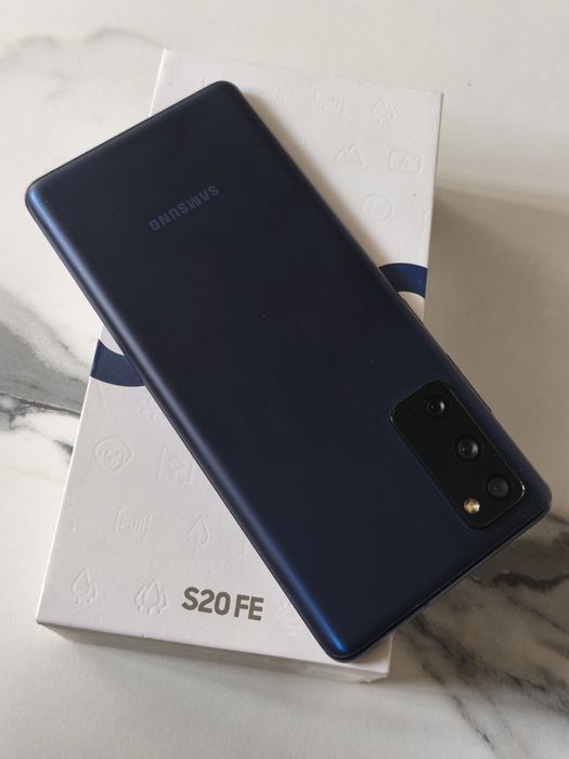 Samsung S20 FE 128 gb Ram 6 полный комплект