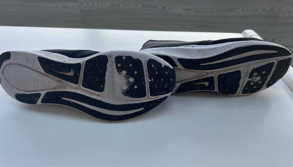 Продавам дамски маратонки Nike 39 номера