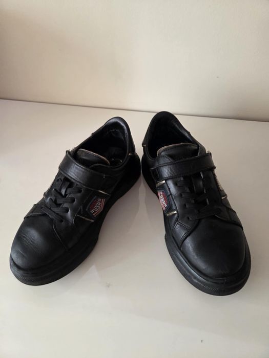 Детски спортни обувки