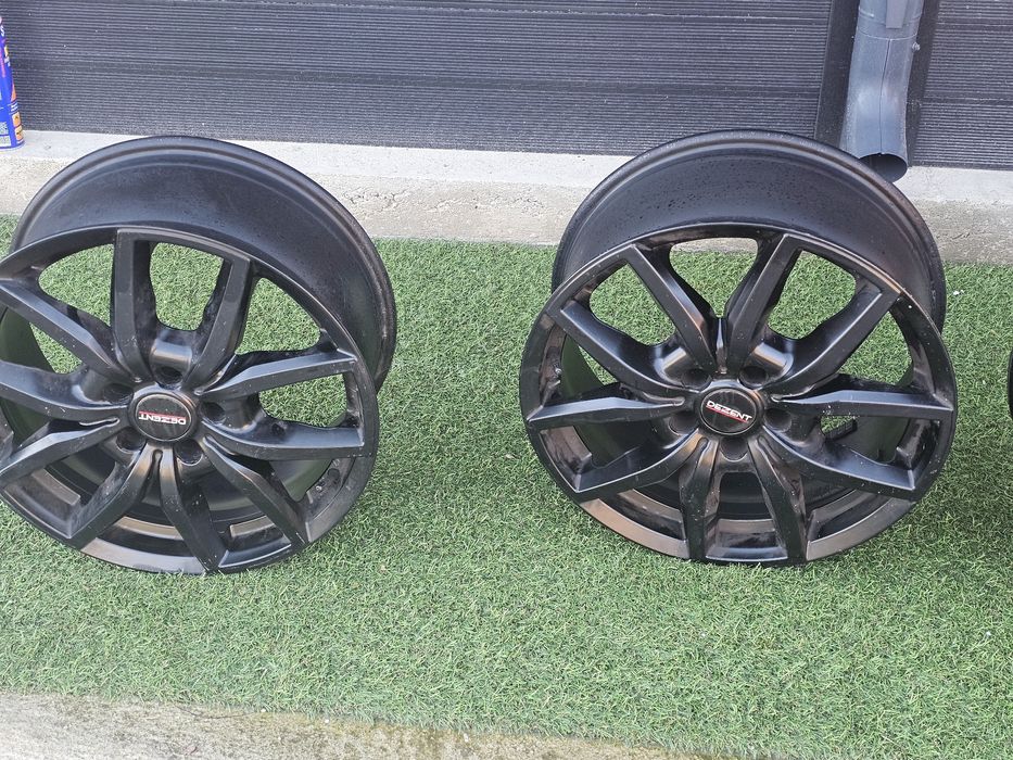 Jenti pe 17 kba49355