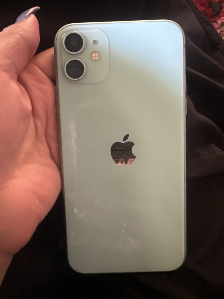 Iphone 11.  Sotiladi srochni