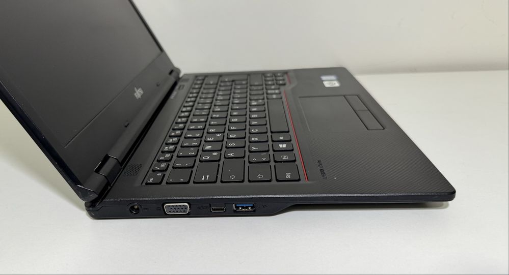 Fujitsu Lifebook E549 14” i5-8th Gen