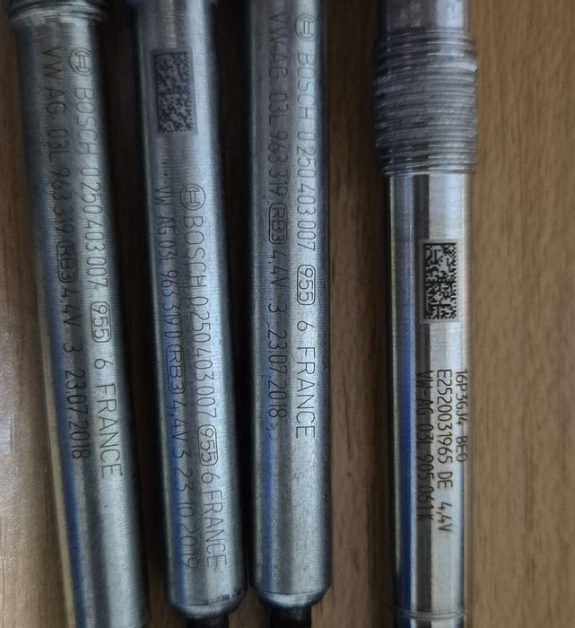 Bujii incandescente(3 buc+ 1 cu senzor) VW Passat B8