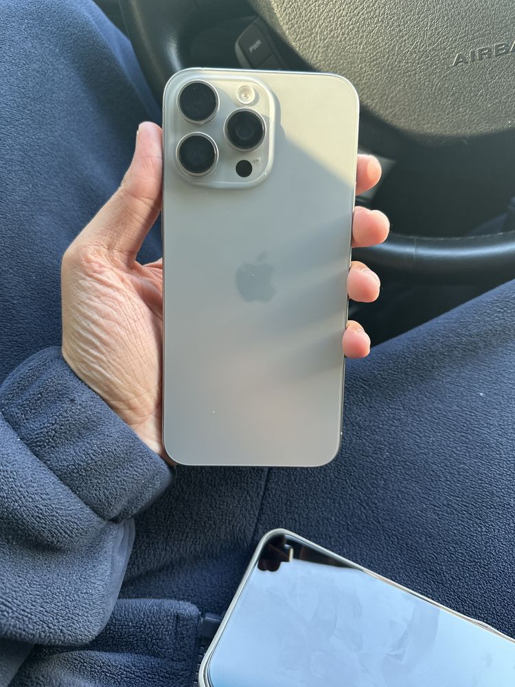 iphone 15 pro max ideal holatda 100% yomkst srochno