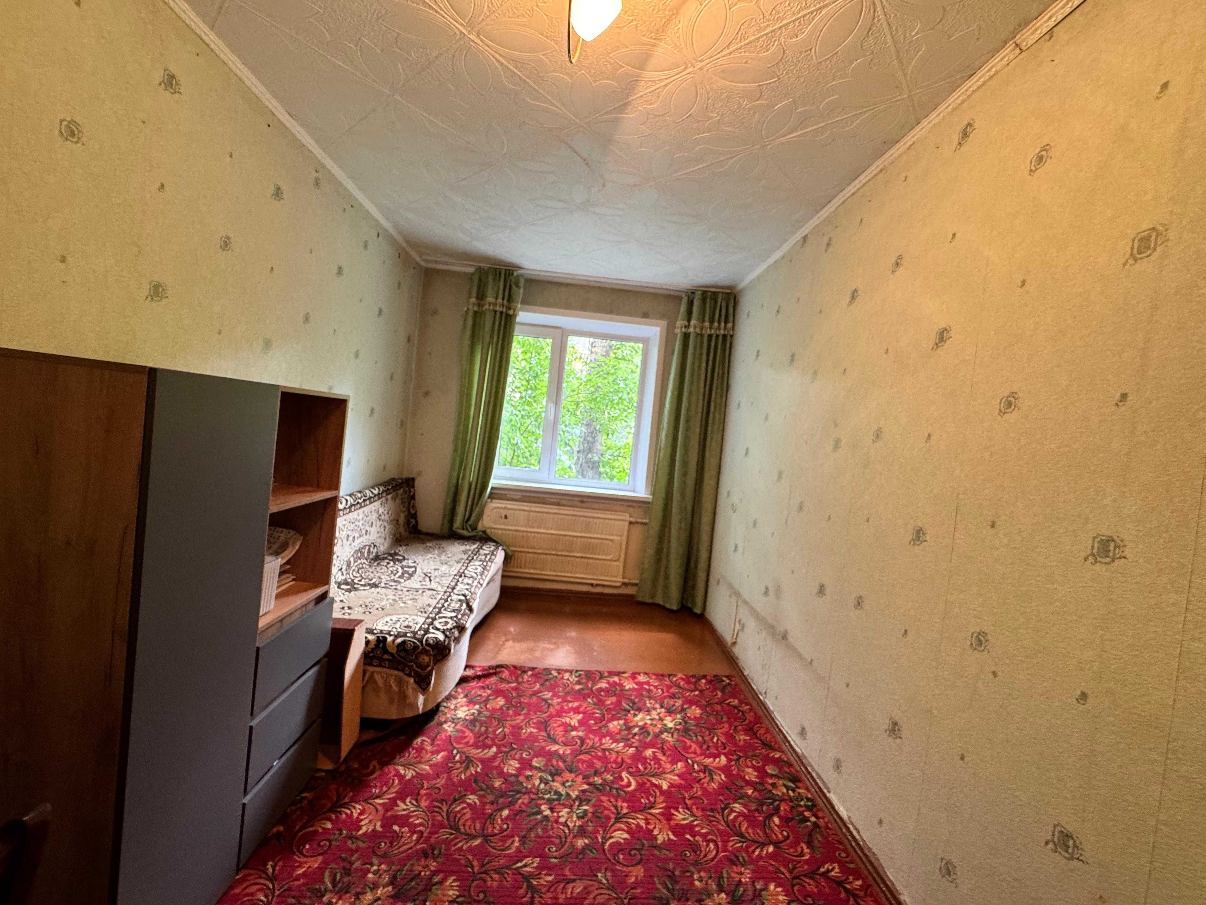 Продаем 3 комн. кв. в Пришахтинске - 23 мкр. , 30 дом