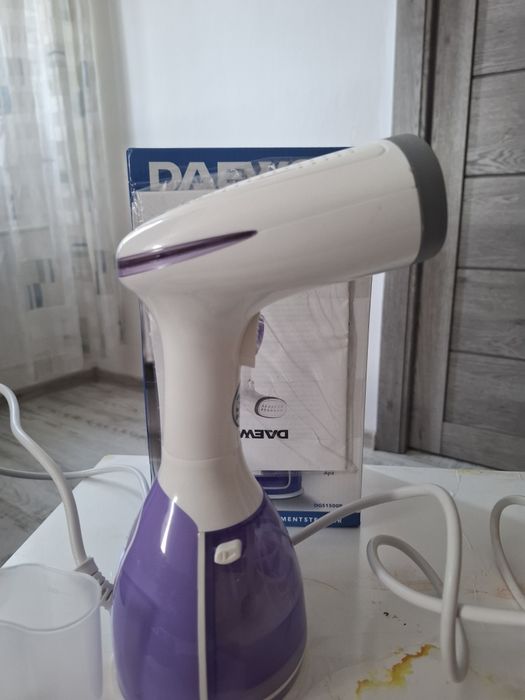 Aparat de călcat vertical cu aburi