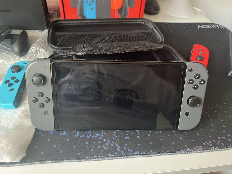 Nintendo Switch OLED + 2 controllere extra (gri)-pachet complet!