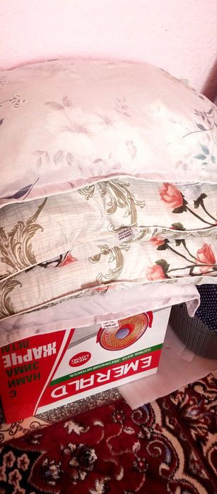 Подушка 4шт хорошый 1шт 20тыс сентифон