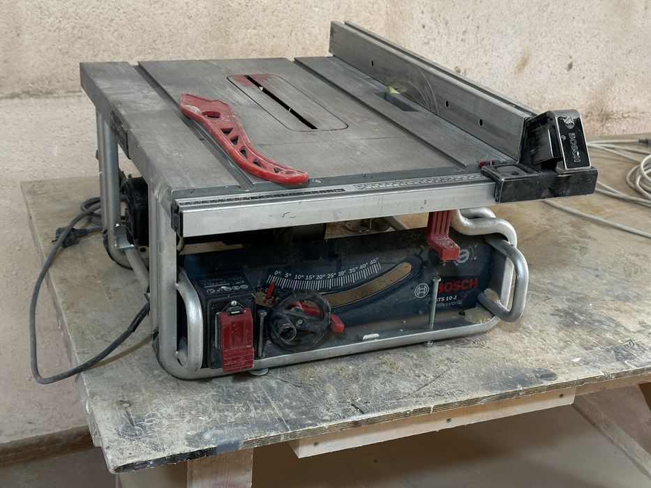 Пила циркулярная Bosch GTS 10 J