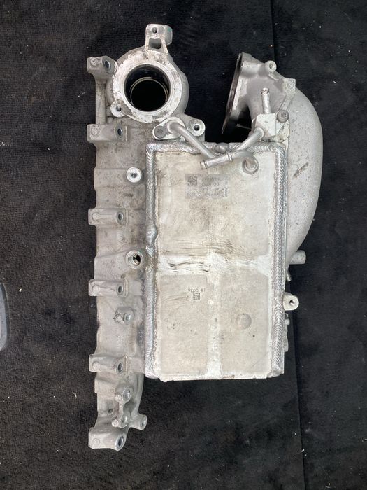 всмукателен колектор 05L129766R за VW / Audi / Skoda 2.0 TDI