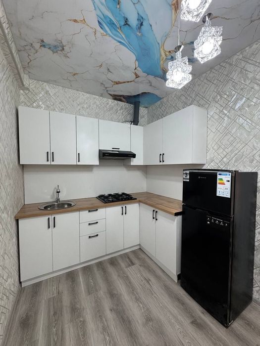 Dinamo kalso tomonda 2 xonalik uy sotiladi