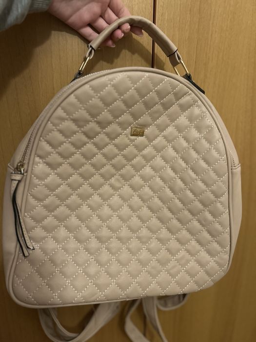 Дамска бежова раница