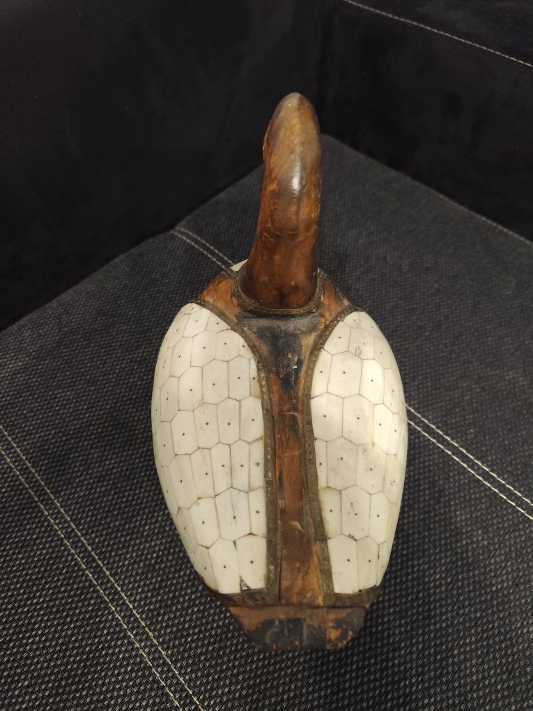 Rață Decorativă Vintage din Lemn cu Incrustații de Os