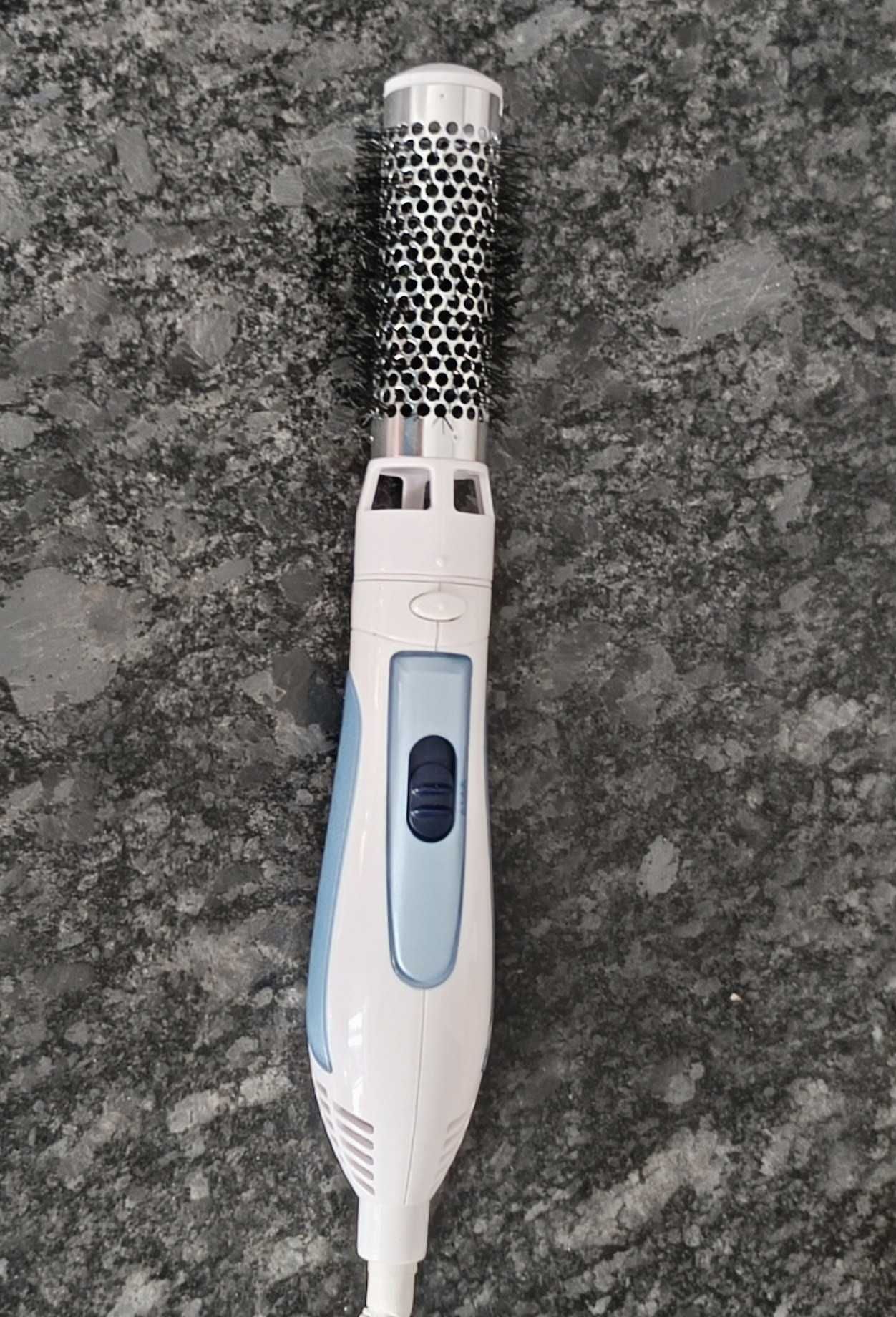Сешоар BRAUN Silencio 1200 + Маша за коса