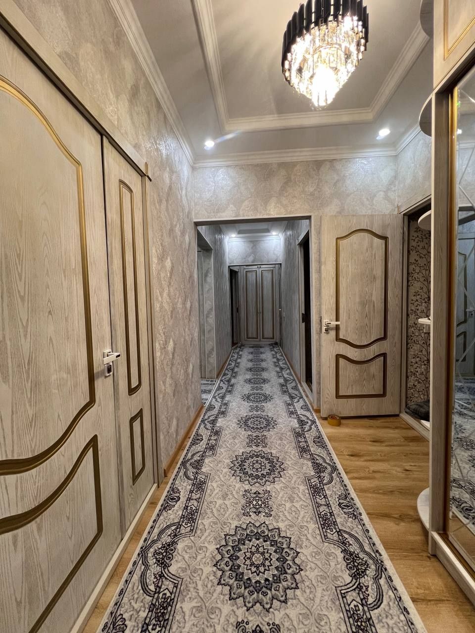 продается квартира на юунус абад 19 квартал 5 этаж ни дом 4 комна