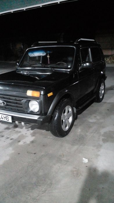 Yurib turgan avtomobil 4x4