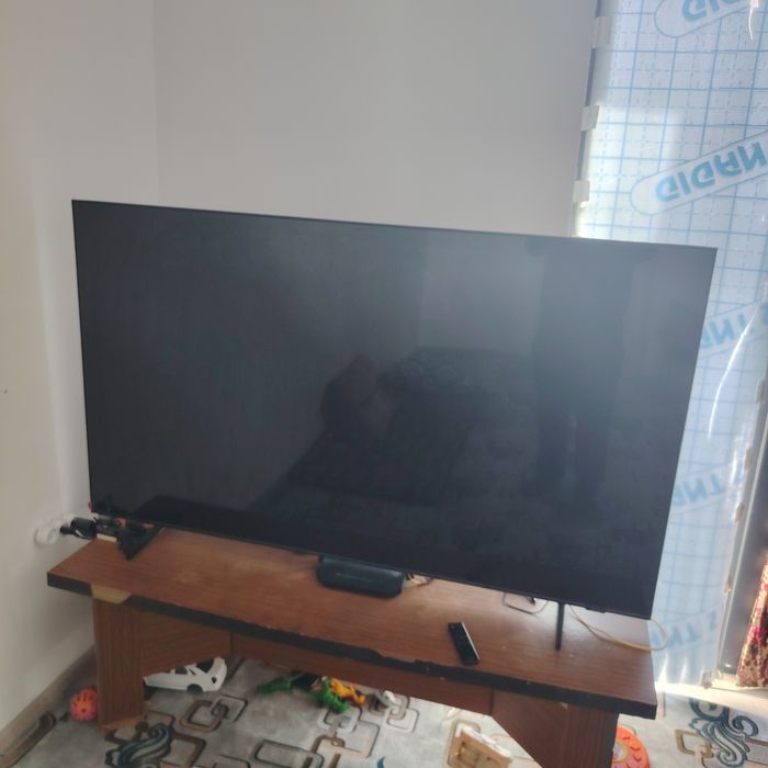 Самсунг 65талик идеал холатда хатто брониплёнкаси олинмаган экрандан