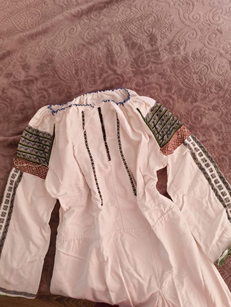 Costum popular national- Camasa Bucovina