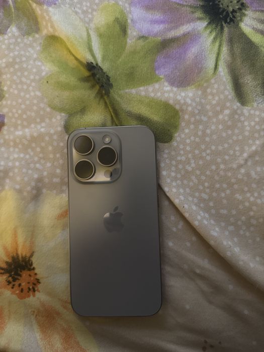 Продава се iphone 15 pro 256GB