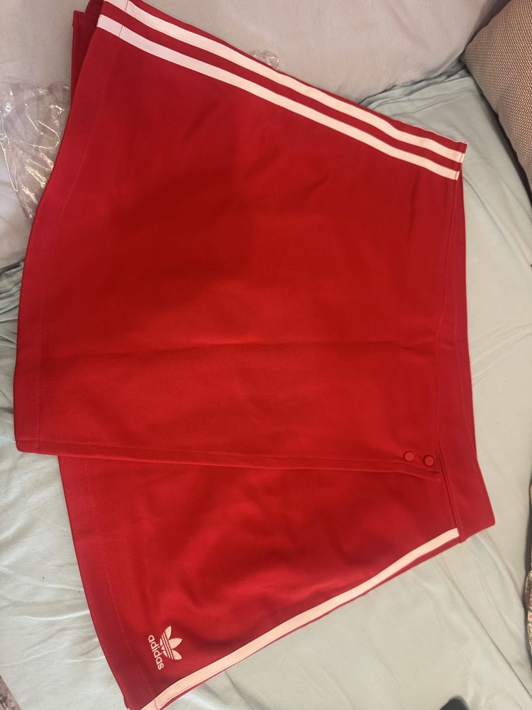 Fusta Adidas culoare rosu