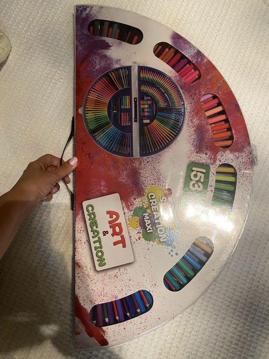 Set complet pt scoala : carioci , creioane …etc