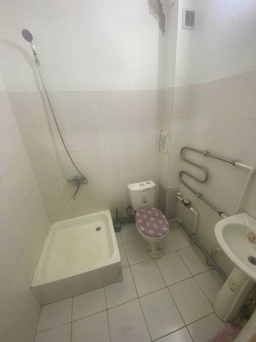 Kvartira 2 xonali sotiladi