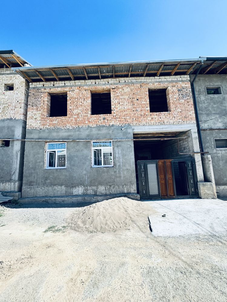 Продается дом 2,5 соток. Кибрай. Салар. Кирпичный