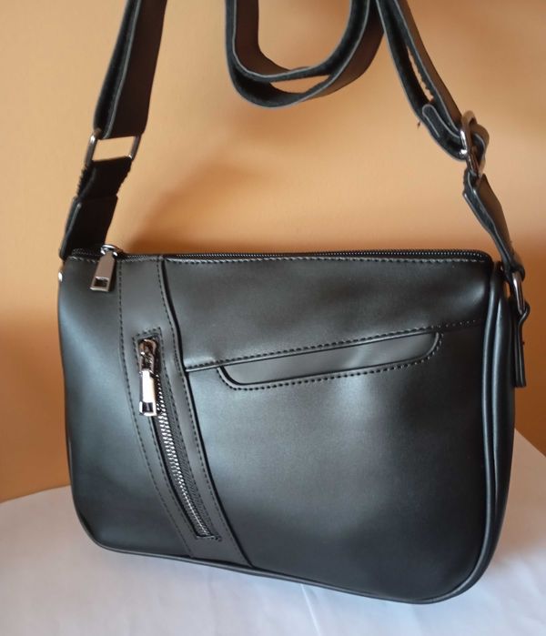 Чанта за мъже. През рамо. Стилен модел. Нов.