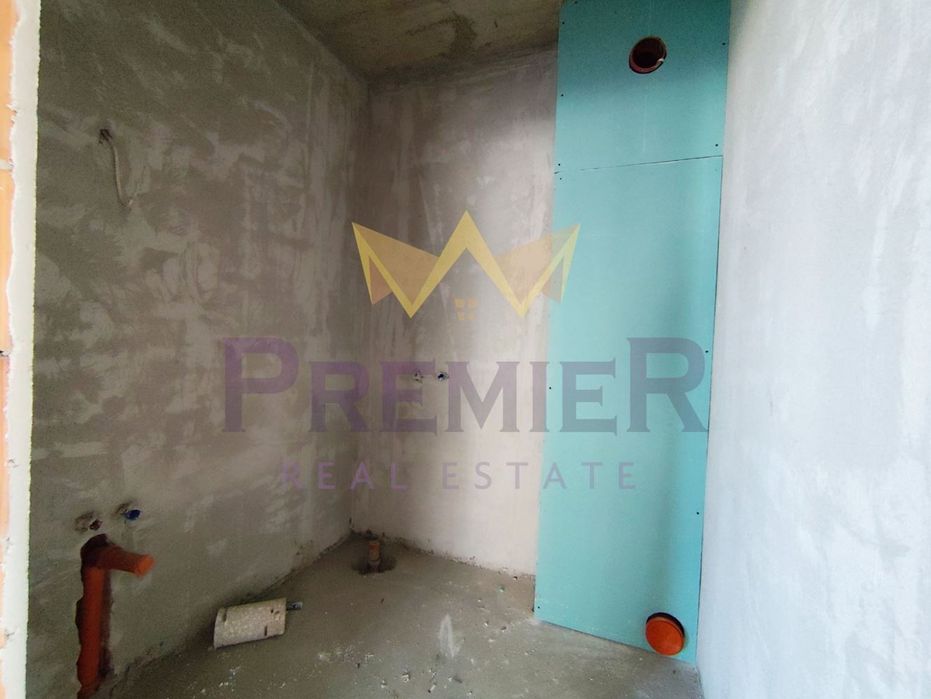 Продава се Тристаен апартамент в Варна, Възраждане 1 - 90 кв.м за 1889 €/кв.м - Снимка #6