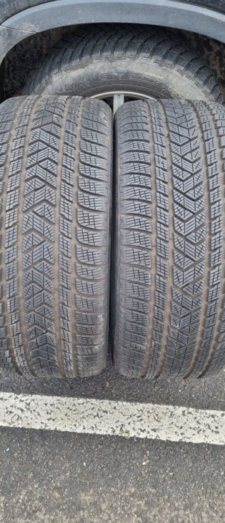 Pirelli  265 35 22 2 bucati 225 lei bucata