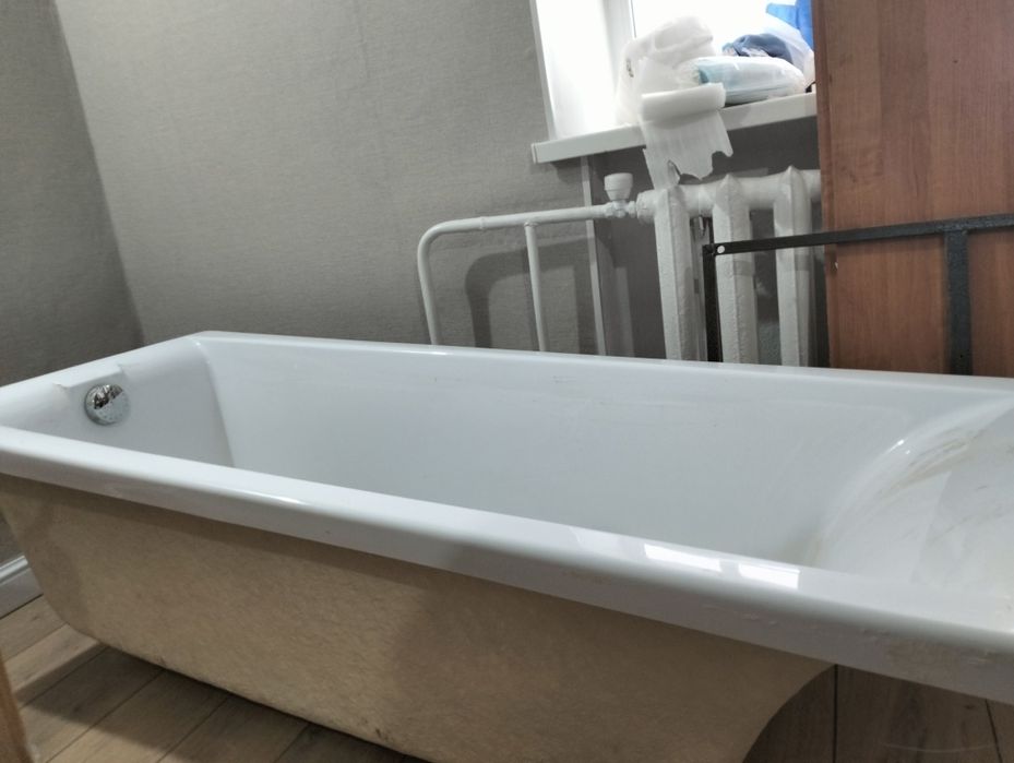 Продается б/у акриловая ванна