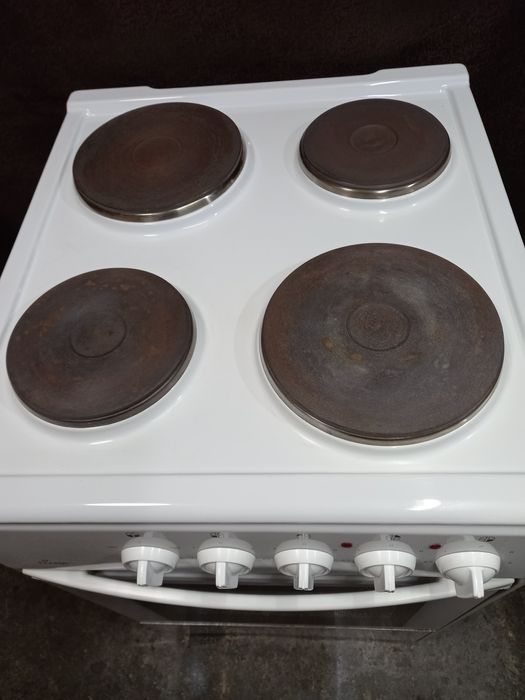 Продаётся полностью в рабочем состоянии  эл. Плита.