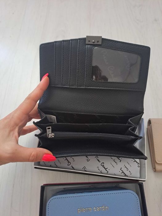 Дамски портмонета