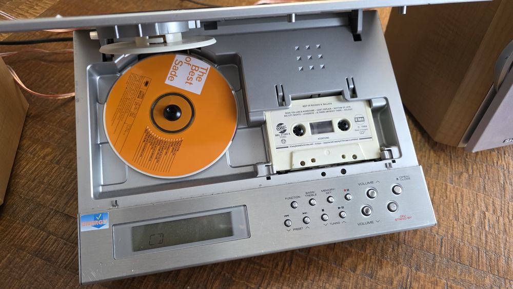 Sistem audio compact Sharp XL-T300