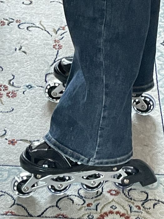 пррдается черные ролики