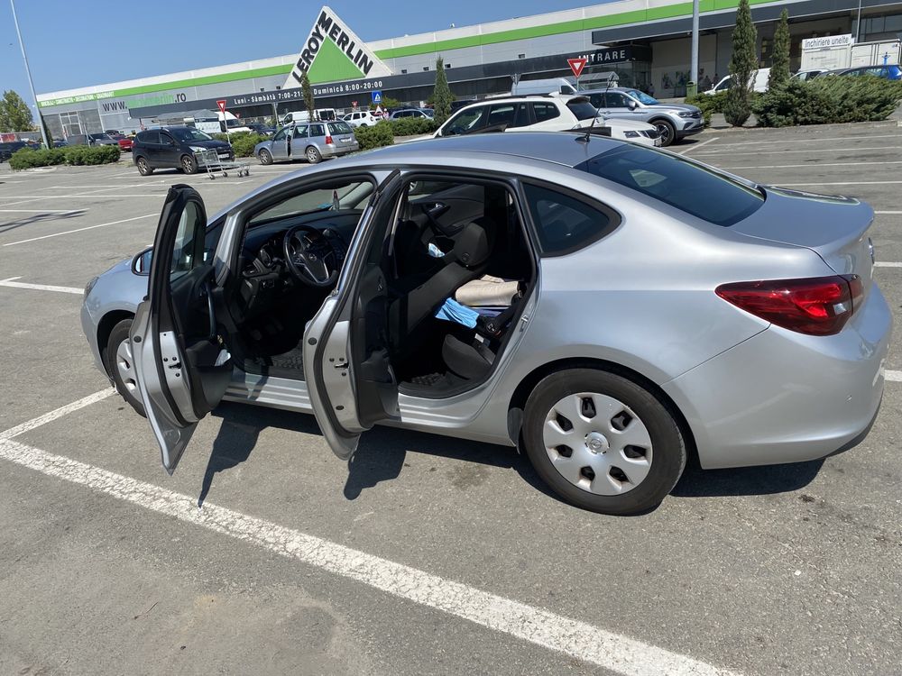 Vand Opel Astra J 1,4 benzina + GPL