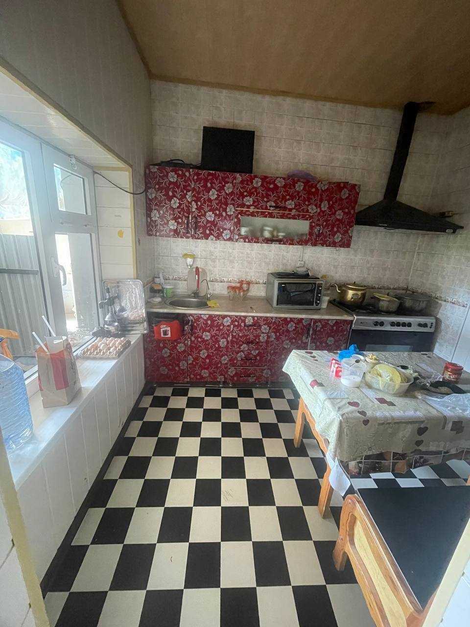Ijaraga uy hovli beriladi