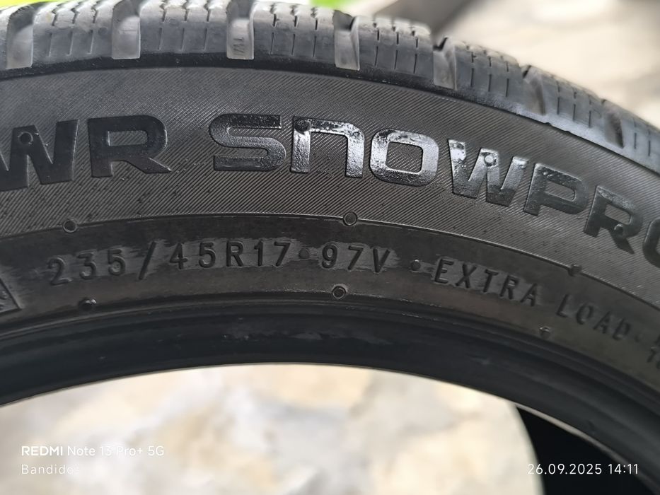 Зимни гуми Nokian 235 45 17, 2 броя