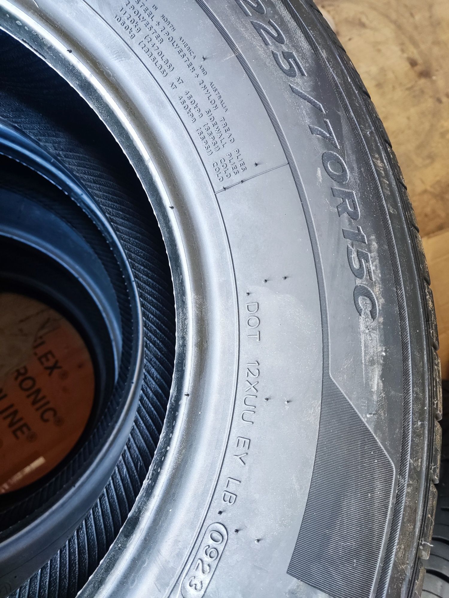 225/70R15C 112/110S Laufenn by Hankook