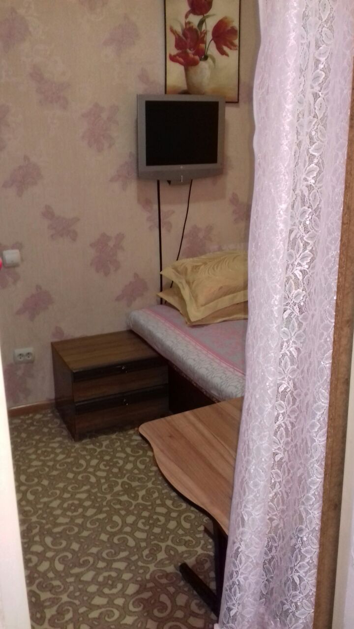 Сдам с 15 июля комнату девушке, владеющей русским языком на Чиланзаре