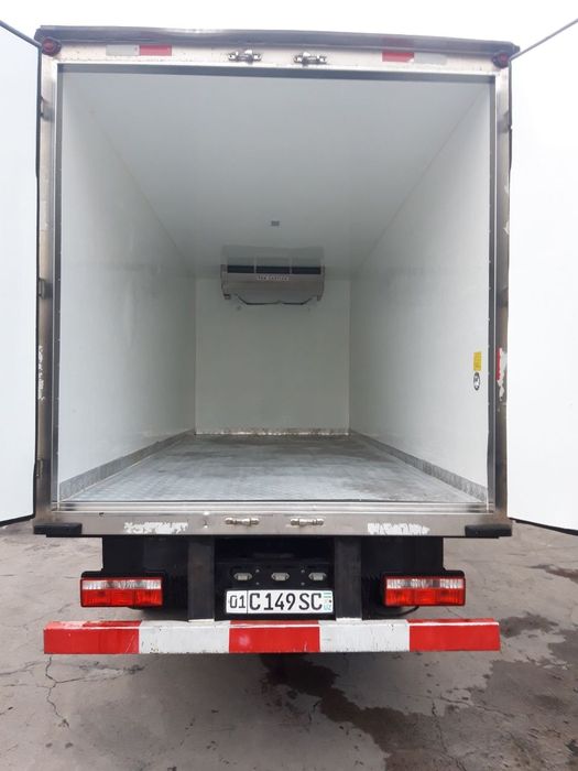 Донг фэн грузовая с рефрежератором состояния отличное