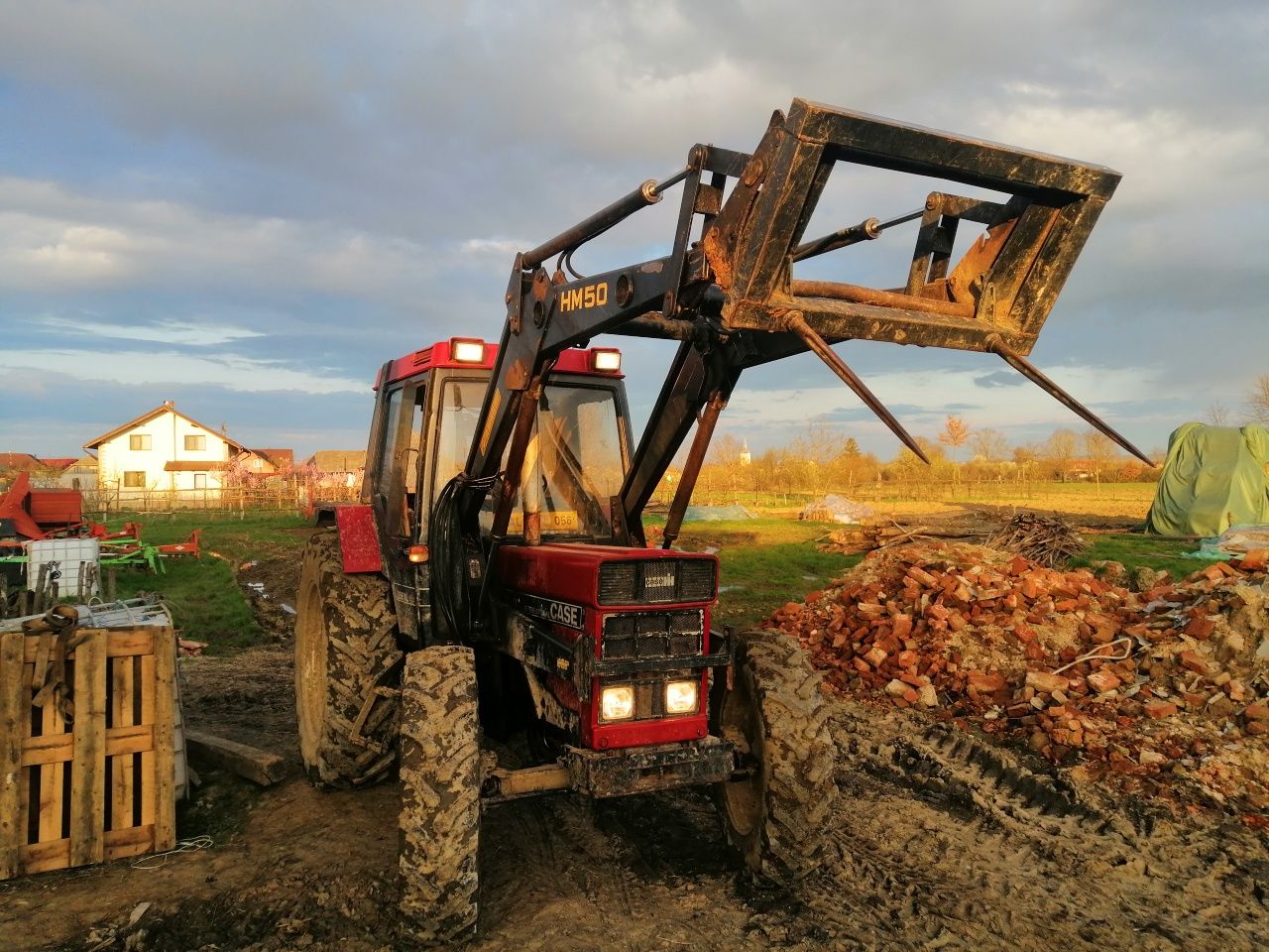 Vând tractor International