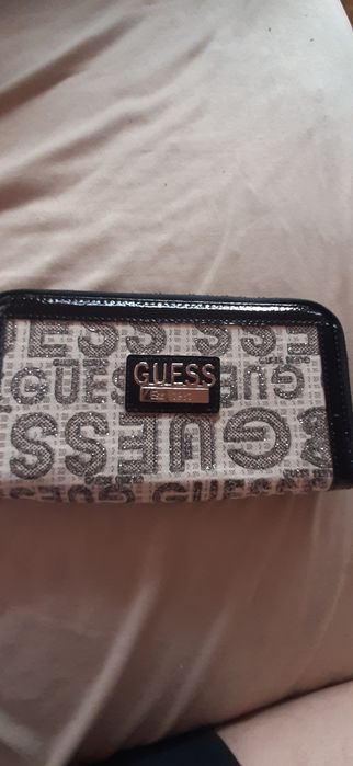 Портмоне Guess. .