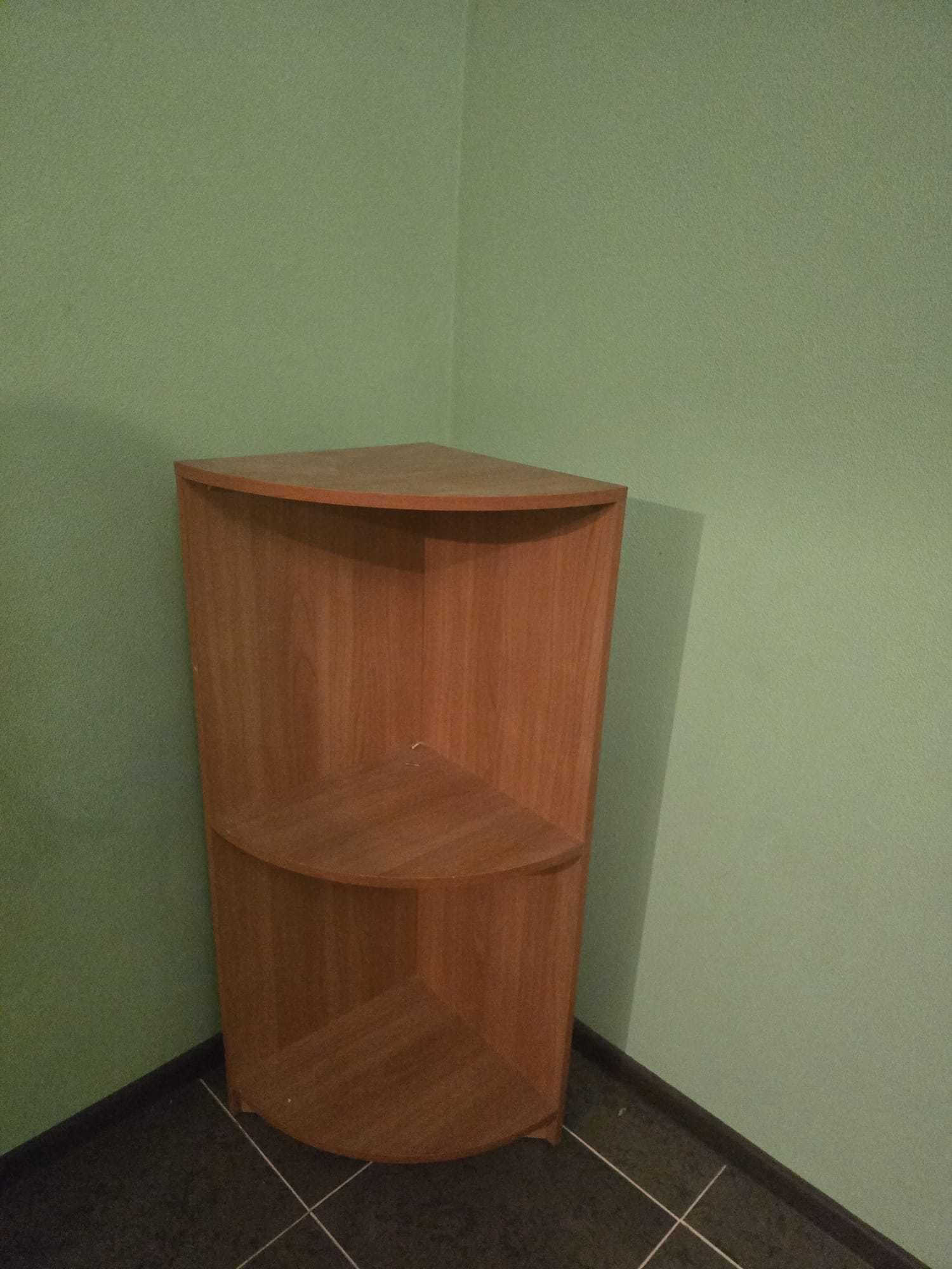 Угловая полка в отличном состоянии
