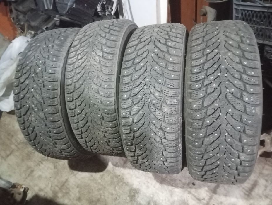 Продам шины комплект Нокиан Хакапелитта